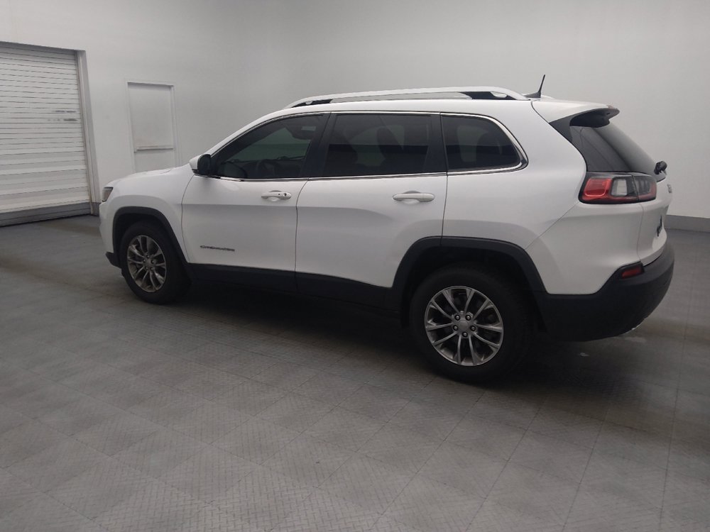 Used 2019 Jeep Cherokee Latitude Plus w/ Comfort/Convenience Group FWD image 3