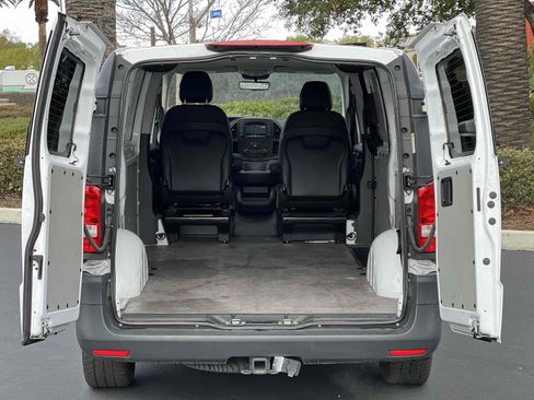 Used 2022 Mercedes-Benz Metris image 16