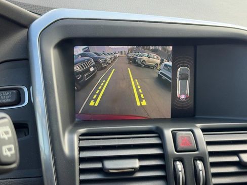 Used 2017 Volvo XC60 T5 Inscription w/ Preferred Option Package image 22