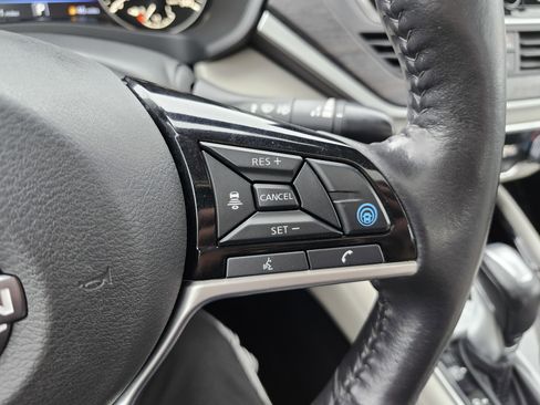 Used 2023 Nissan Altima 2.5 SL FWD image 34