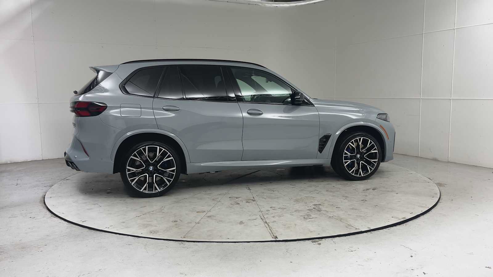 New 2026 BMW X5 M Competition w/ Executive Package AWD/4WD image 9