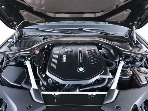 Used 2018 BMW 540i w/ M Sport Package image 43