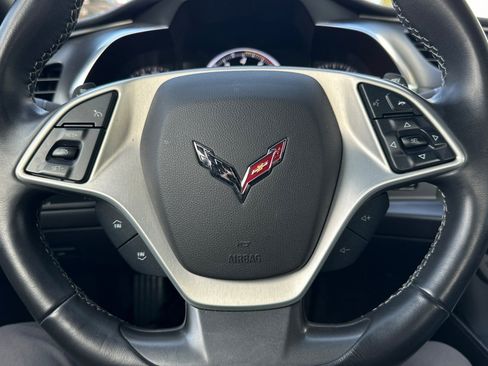 Used 2019 Chevrolet Corvette Stingray Coupe w/ 1LT RWD image 21