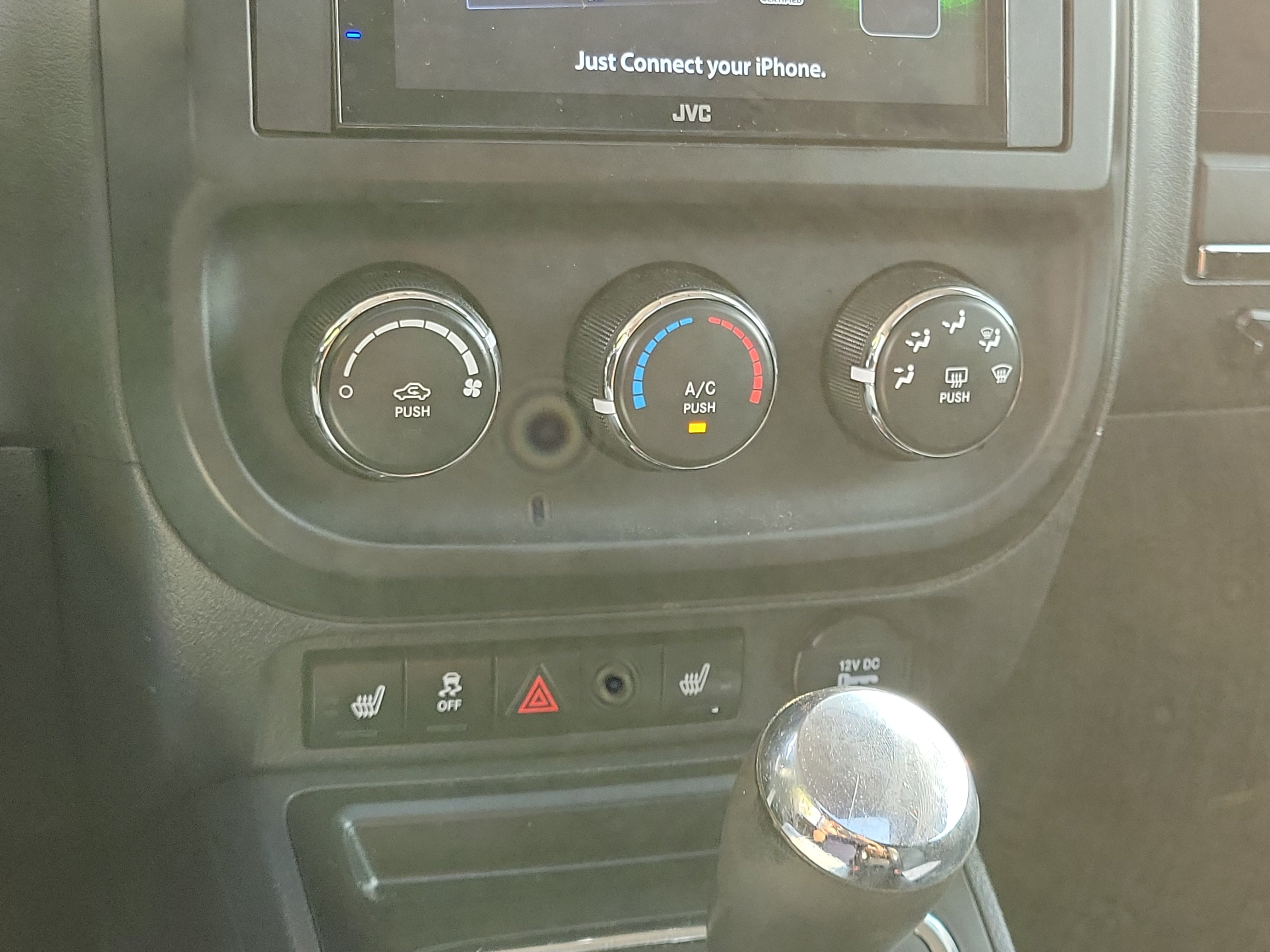 Used 2016 Jeep Patriot High Altitude FWD image 27