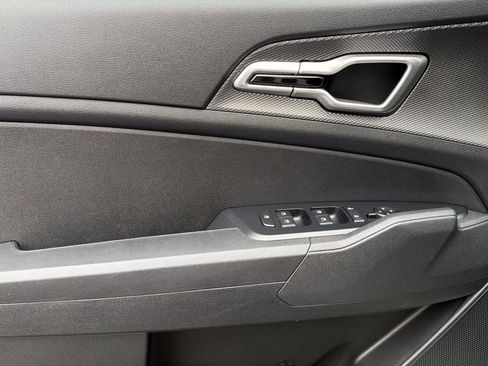 Used 2023 Kia Sportage LX image 14