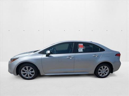 New 2025 Toyota Corolla LE image 5