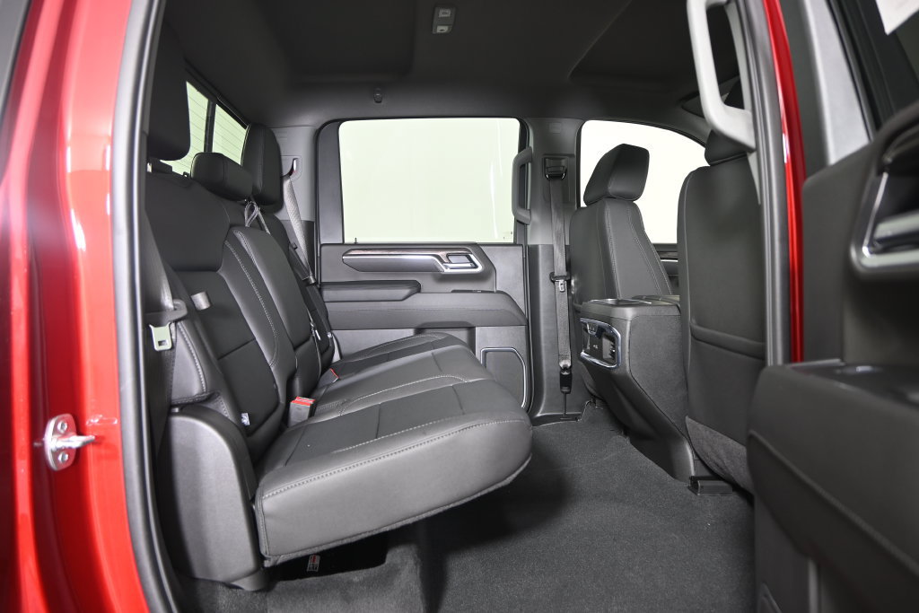 Used 2025 Chevrolet Silverado 3500 LTZ w/ LTZ Premium Package AWD/4WD image 17