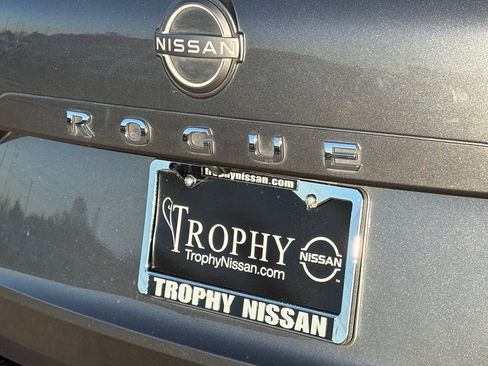 Certified 2023 Nissan Rogue SV image 7