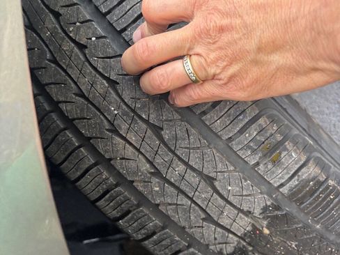 Used 2010 GMC Terrain SLE image 15