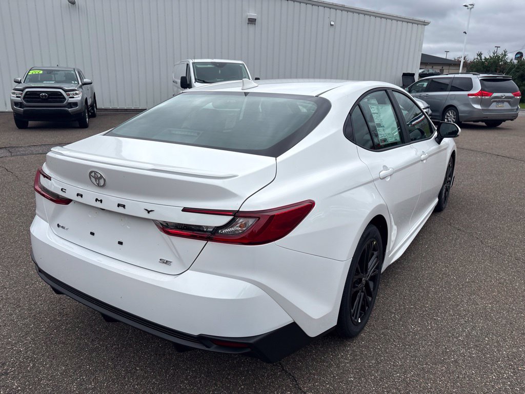 Used 2026 Toyota Camry SE FWD image 7