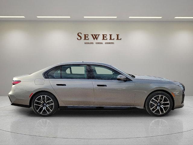 Used 2026 BMW 750e xDrive w/ Premium Package AWD/4WD image 6
