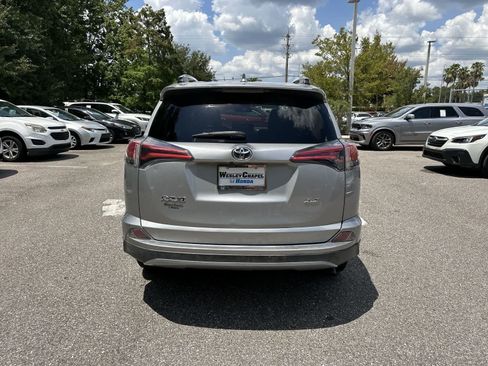 Used 2018 Toyota RAV4 XLE w/ Plus Extra Value Package FWD image 5