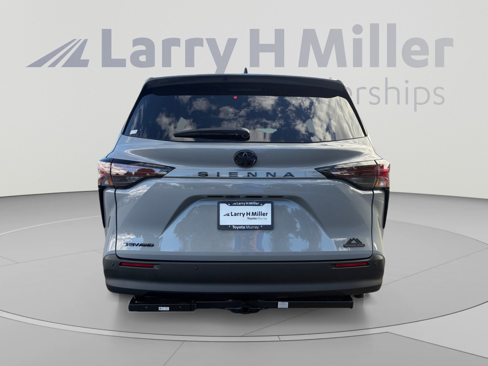 New 2026 Toyota Sienna XLE Woodland Edition AWD/4WD image 4
