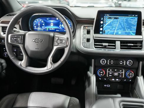 Used 2022 Chevrolet Tahoe Z71 w/ Z71 Off-Road Package AWD/4WD image 13