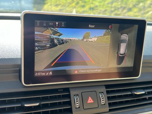 Used 2020 Audi Q5 Prestige w/ Prestige Package image 20