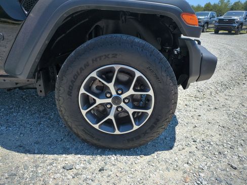 Used 2024 Jeep Wrangler Unlimited Sport AWD/4WD image 12