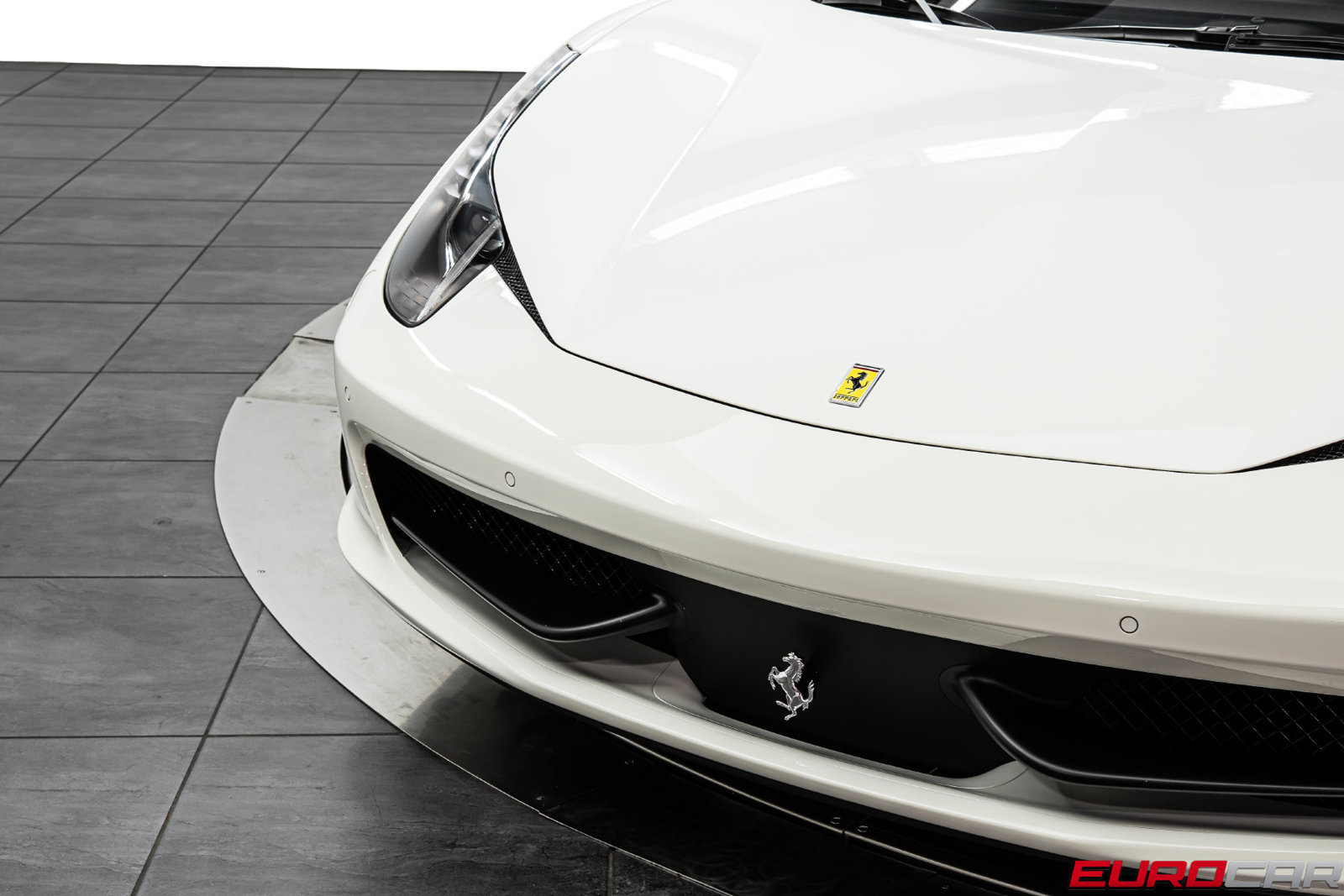 Used 2015 Ferrari 458 Italia Coupe RWD image 11