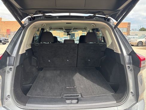 Used 2025 Nissan Rogue SV image 33