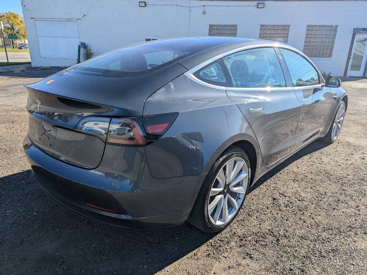 Used 2017 Tesla Model 3 Long Range RWD image 7