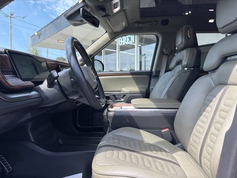 Used 2022 Rivian R1T Adventure AWD/4WD image 31