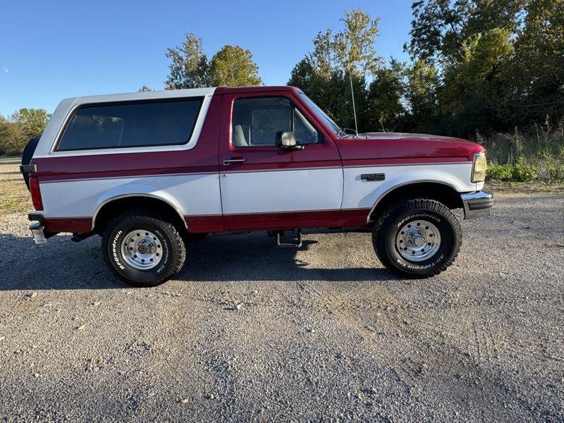Used 1994 Ford Bronco XLT AWD/4WD image 4