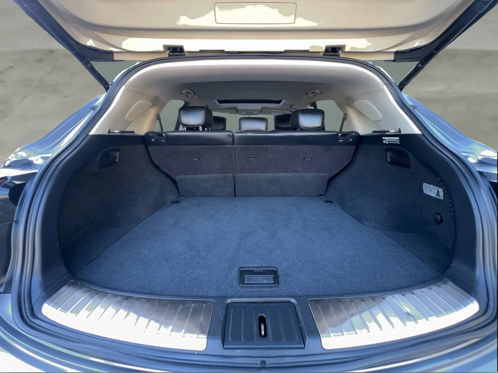Used 2012 INFINITI FX35 2WD w/ Premium Pkg image 45