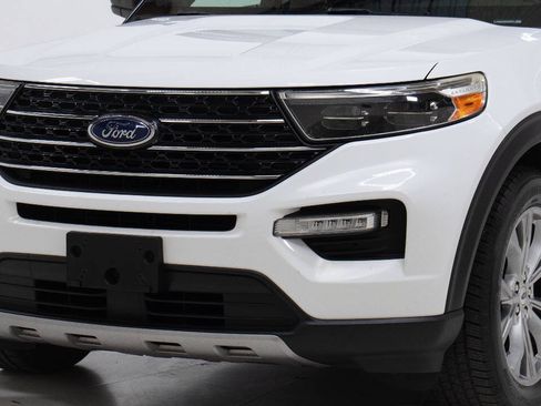 Used 2020 Ford Explorer XLT w/ Equipment Group 202A RWD image 10