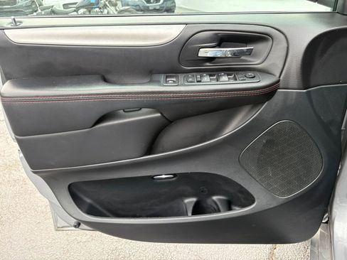 Used 2018 Dodge Grand Caravan GT image 10