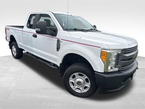 Used 2017 Ford F250 XL w/ Power Equipment Group AWD/4WD image 3