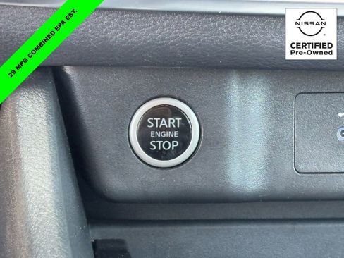 Certified 2021 Nissan Rogue SV FWD image 24