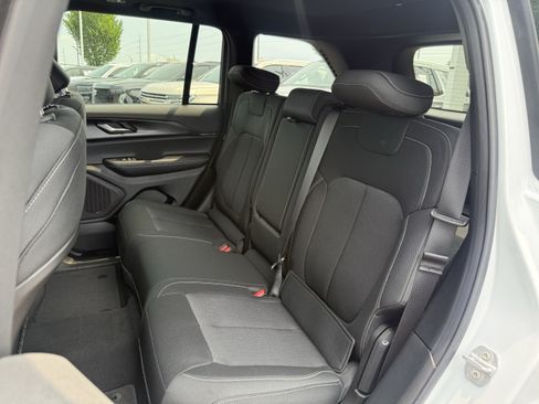 New 2026 Jeep Grand Cherokee Laredo X RWD image 31