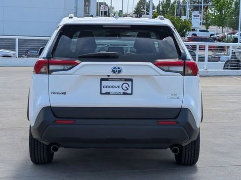 Used 2024 Toyota RAV4 LE AWD/4WD image 5