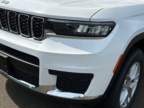 New 2025 Jeep Grand Cherokee L Laredo AWD/4WD image 7