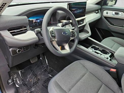 New 2026 Ford Explorer Active RWD image 3