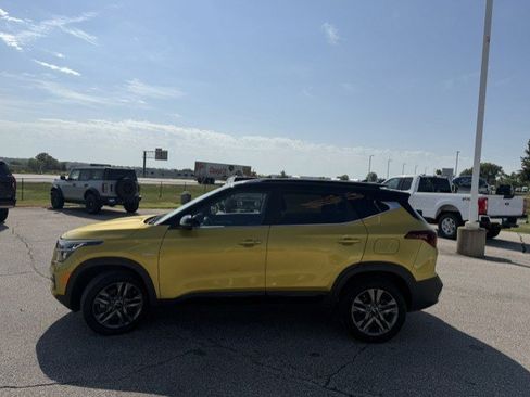 Used 2022 Kia Seltos S AWD/4WD image 6