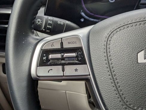 Used 2025 Kia Telluride S FWD image 16