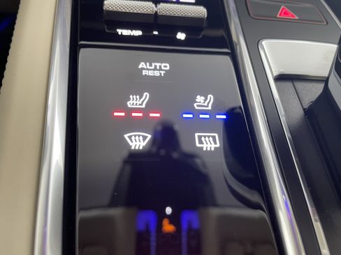 Certified 2023 Porsche Panamera 4 Platinum Edition w/ Assistance Package image 23