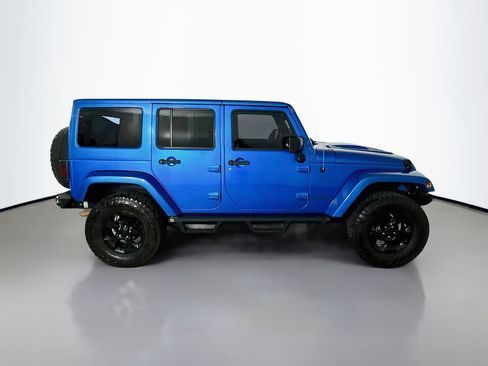 Used 2015 Jeep Wrangler Unlimited Sahara AWD/4WD image 8