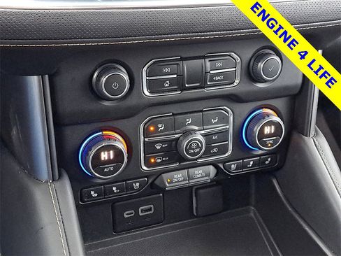 Used 2024 Chevrolet Suburban Premier image 16