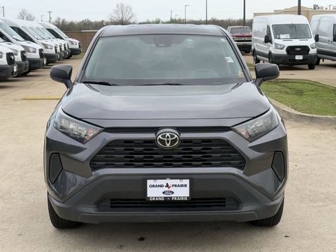 Used 2022 Toyota RAV4 LE image 9