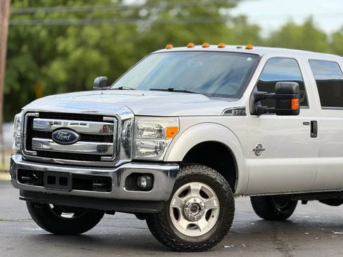 Used 2015 Ford F250 XLT w/ XLT Value Package AWD/4WD image 4