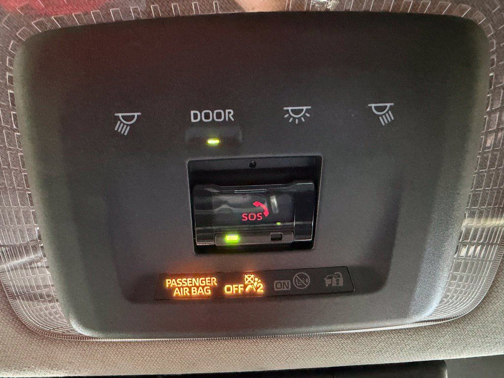 Used 2025 Toyota Prius LE FWD image 26