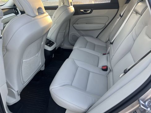 New 2026 Volvo XC60 B5 Ultra w/ Protection Package Premier AWD/4WD image 9