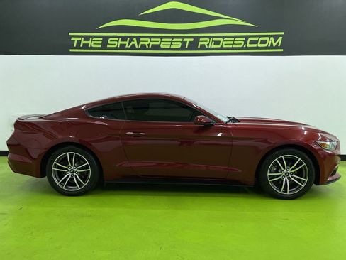 Used 2017 Ford Mustang Coupe RWD image 11