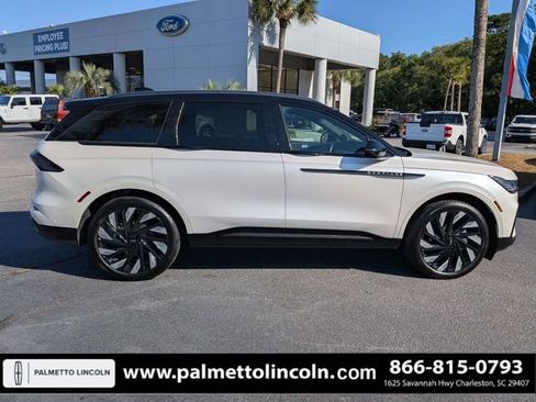 Used 2024 Lincoln Nautilus Reserve w/ Equipment Group 202A AWD/4WD image 3