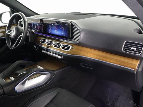 Certified 2025 Mercedes-Benz GLE 580 4MATIC image 9