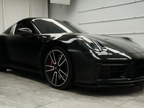Used 2022 Porsche 911 Targa 4 GTS image 2