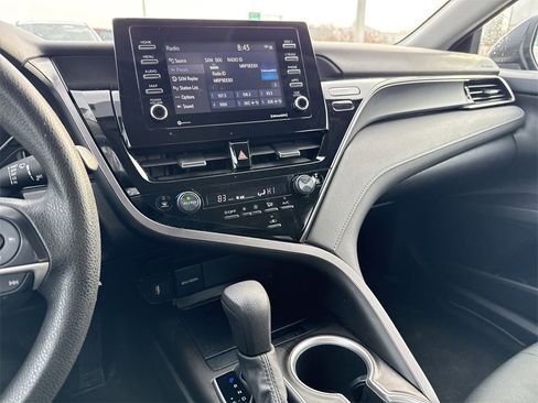 Used 2023 Toyota Camry LE image 19