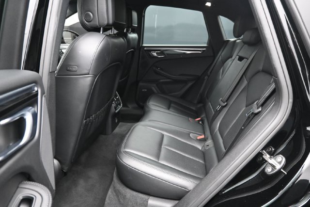 Used 2018 Porsche Macan GTS AWD/4WD image 16