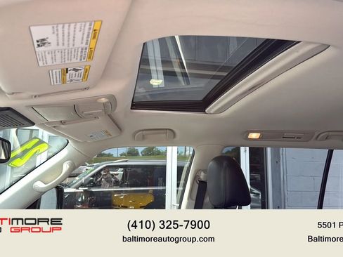 Used 2021 Nissan Armada SL w/ Captain's Chairs Package AWD/4WD image 11